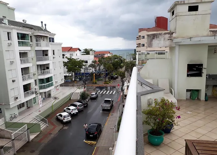 Cobertura Em Canasvieiras - Vista Para O Mar - 50 Mtrs Da Praia - Centro Canasvieiras